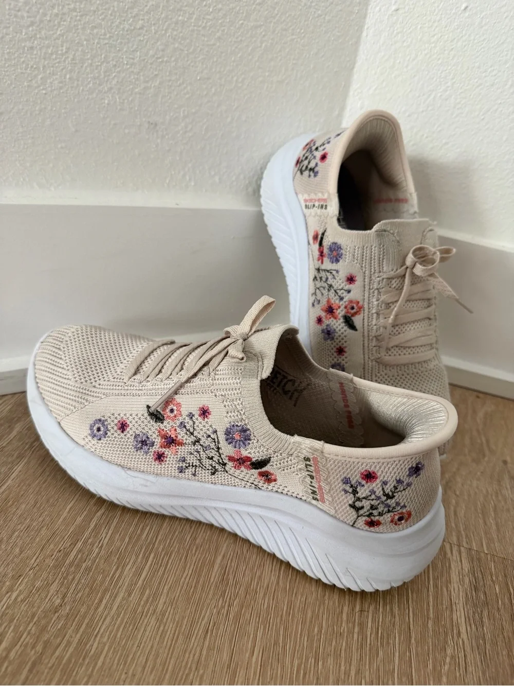 Skechers Hands Free Slip-Ins Ultra Flex 3.0 Blossom Garden Floral Shoes 3.5